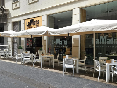 La Mafia Se Sienta a La Mesa