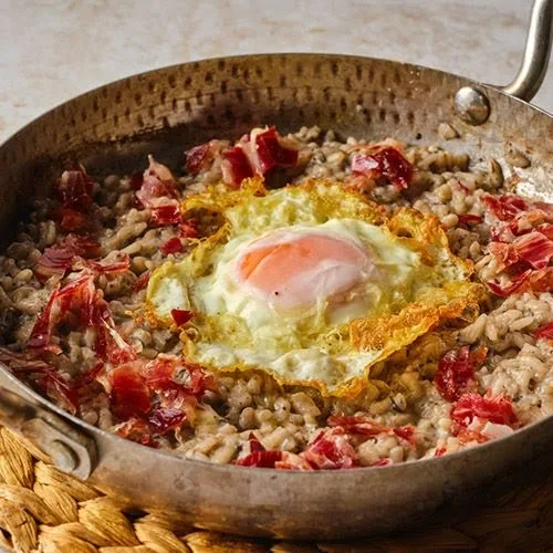 La Mafia Se Sienta a La Mesa